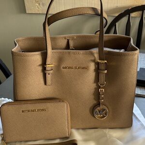 Michael Kors Tote and Wallet Set